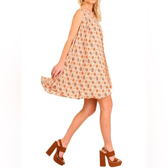 Umgee • Keyhole Swing Dress - Picture 4 of 13